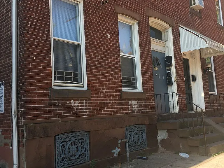 708 West Marshall Street — Photo 6