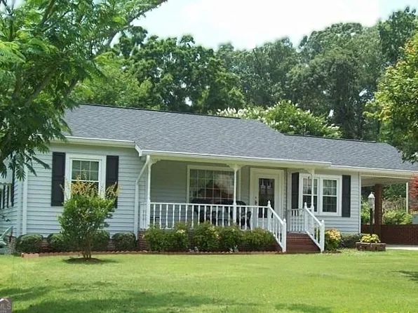 102 Heard Dr, Elberton, GA 30635