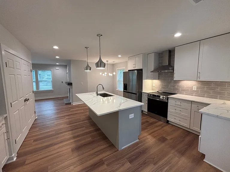 1389 Lanvale Dr SW — Photo 5