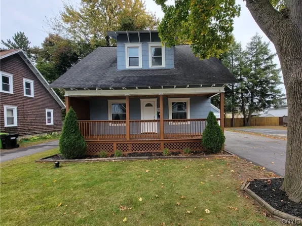 105 George St, North Syracuse, NY 13212