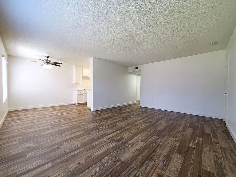 Casa del Valle Apartments — Photo 4