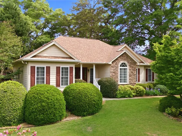 106 Cardinal Dr, Seneca, SC 29672