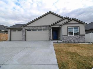8810 Sophie Rae Ct, Pasco, WA 99301