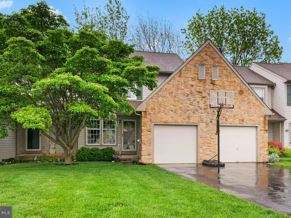 27 Winterset Ct, West Grove, PA 19390