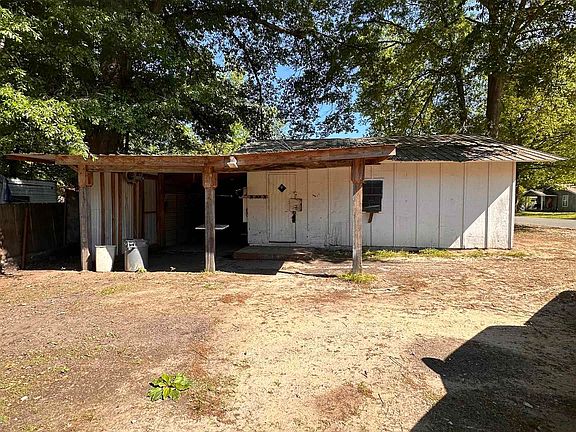 4th image of 1228 E Highland Ave