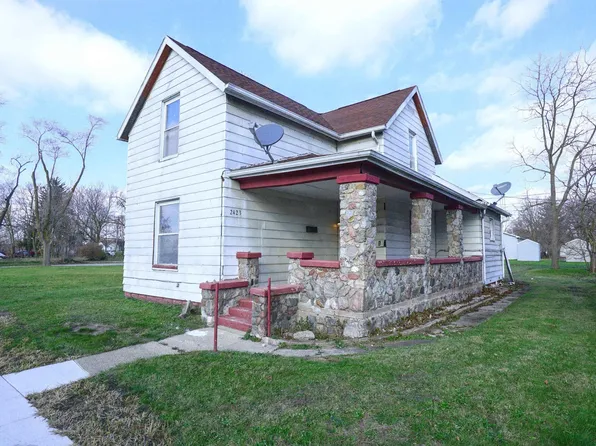 2423 Lawton St, South Bend, IN 46628