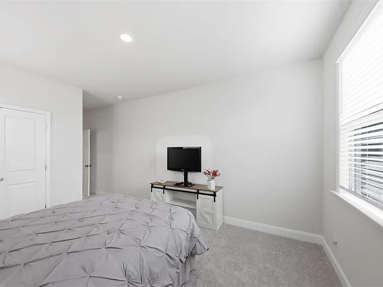 3939 Alderstone Dr — Photo 17