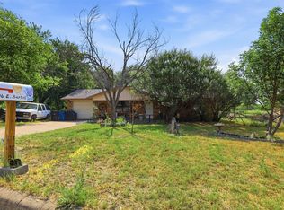 606 E Barton St, Granbury, TX 76048