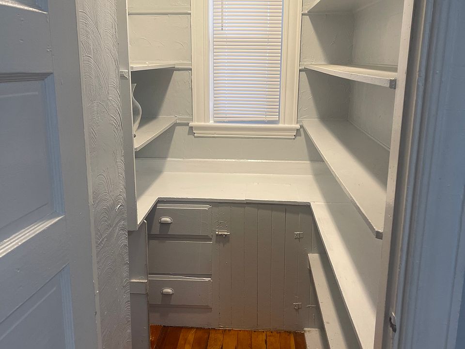Walking Pantry