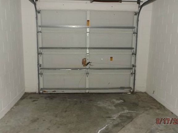 4th image of 101 Hartsdale Dr
