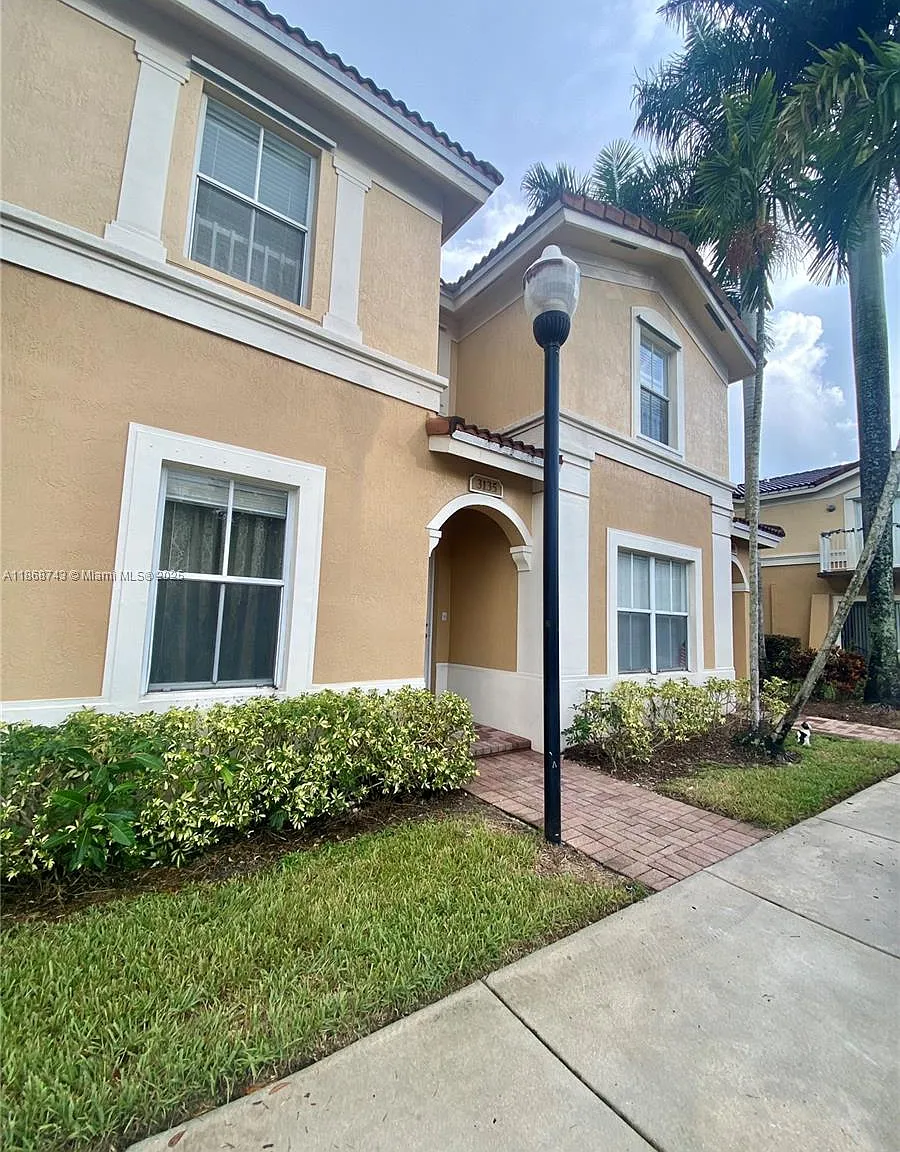 3 bed, 1489 sqft, $2,675 — Photo 1