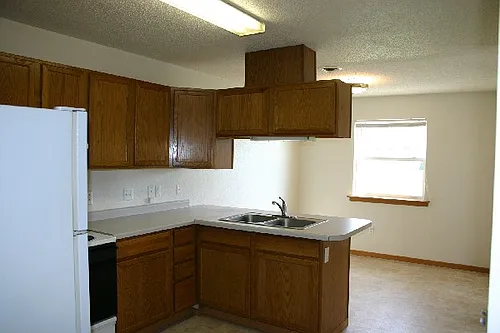 1545-1627 Darling Dr Photo 1