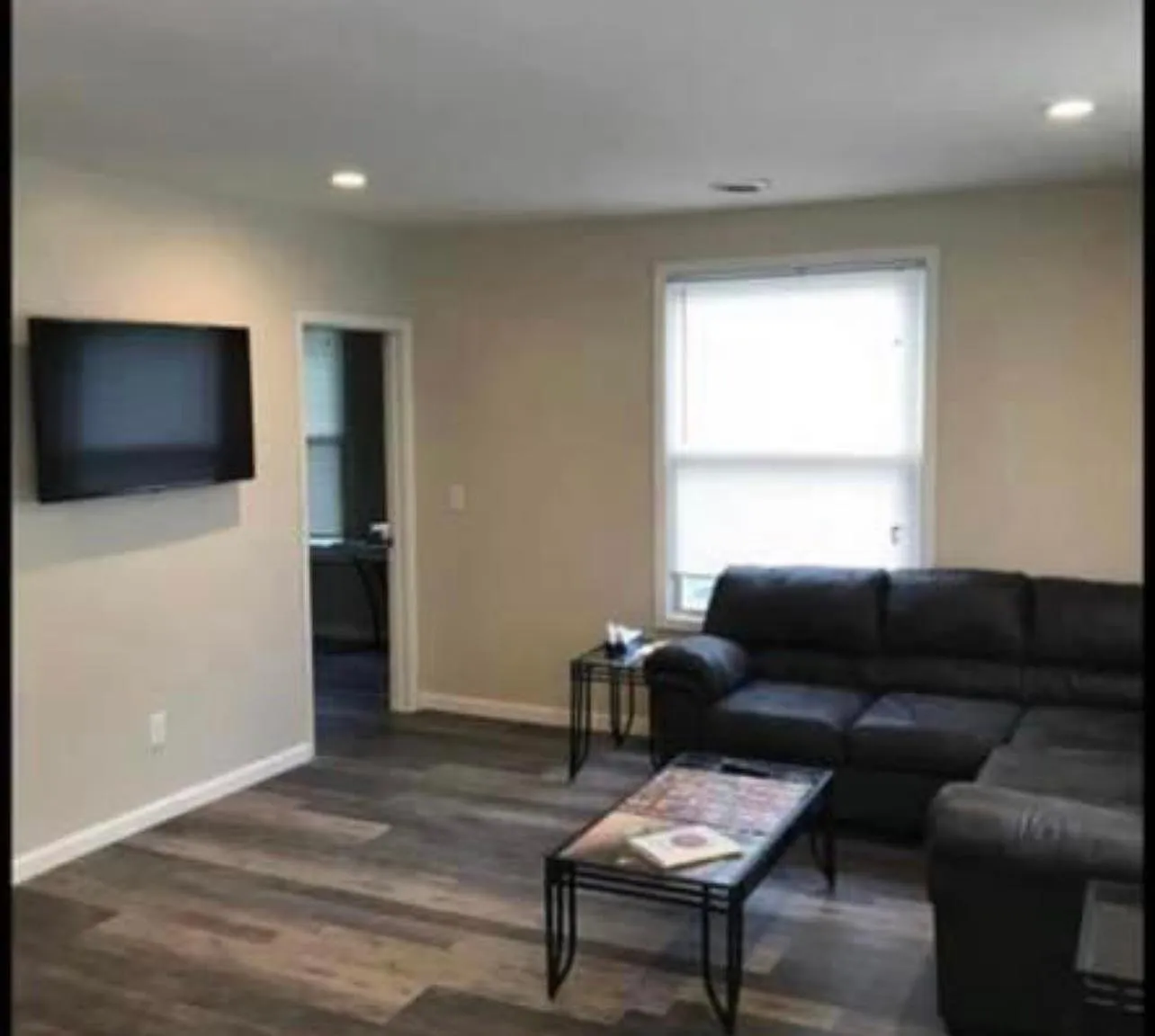 3 bed, 2300 sqft, $2,700 — Photo 4