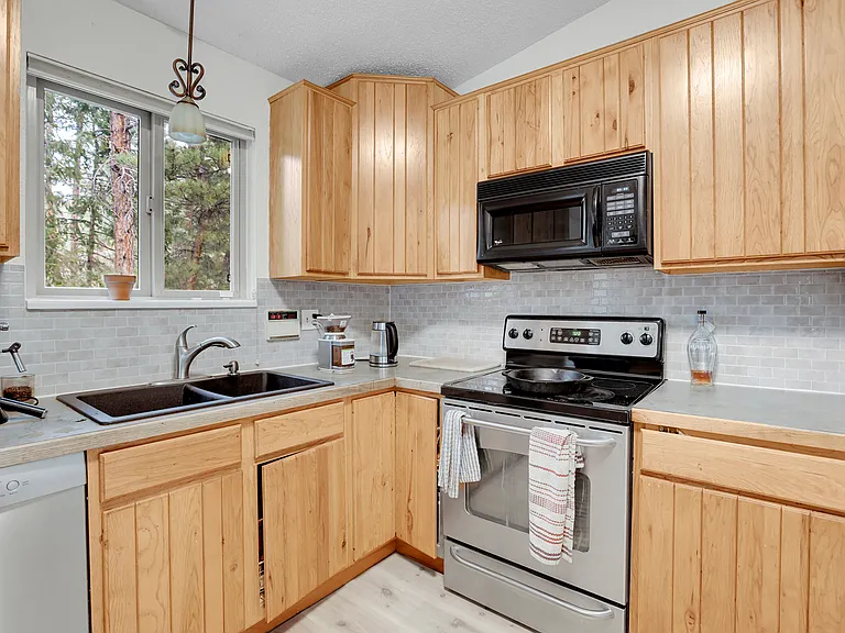 9209 William Cody Dr — Photo 20