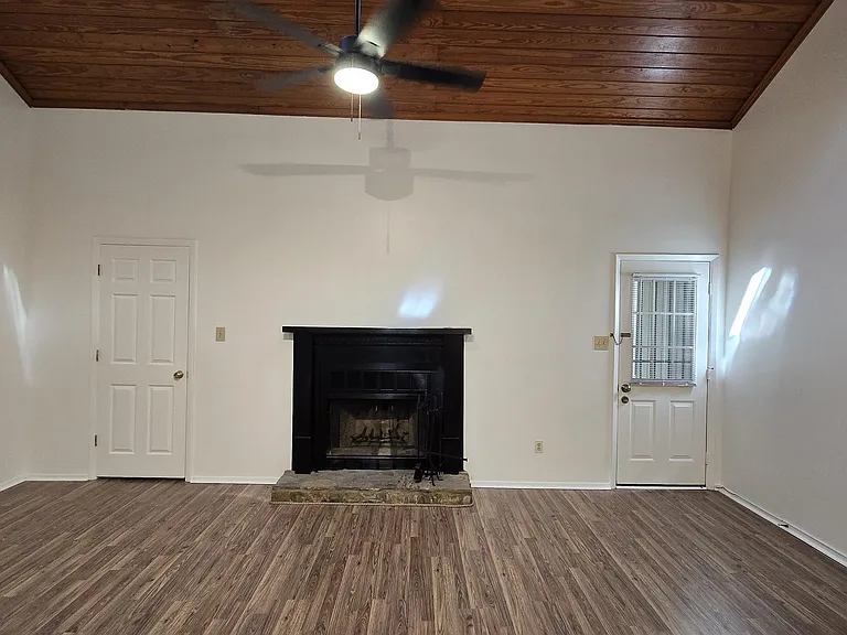 313 Westcliff Ctr — Photo 11