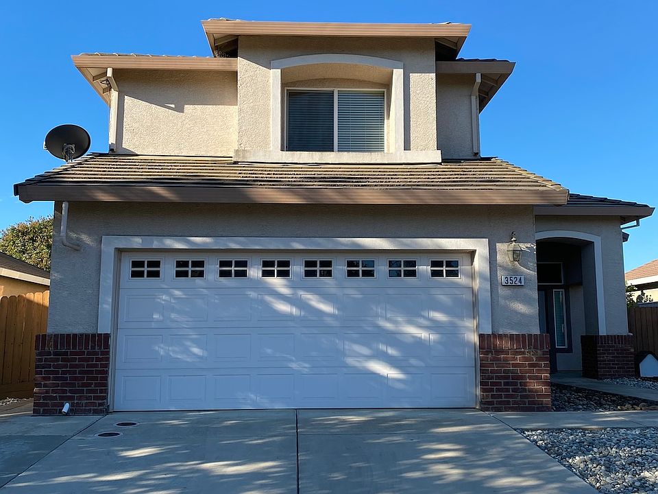 Front of house and 2 car garage