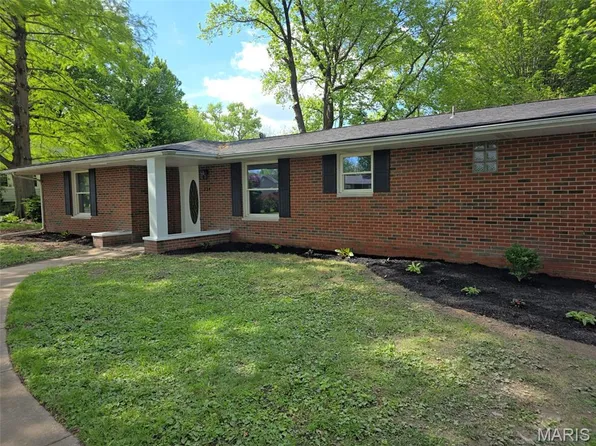 124 W Haller Dr, East Alton, IL 62024