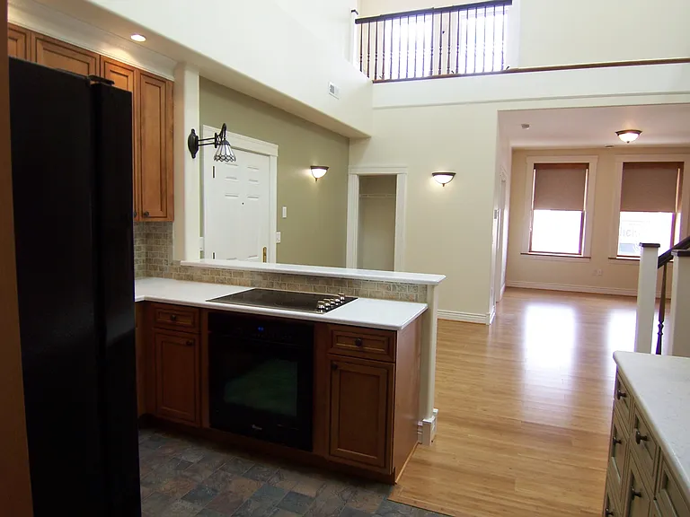 208 N Franklin St — Photo 10