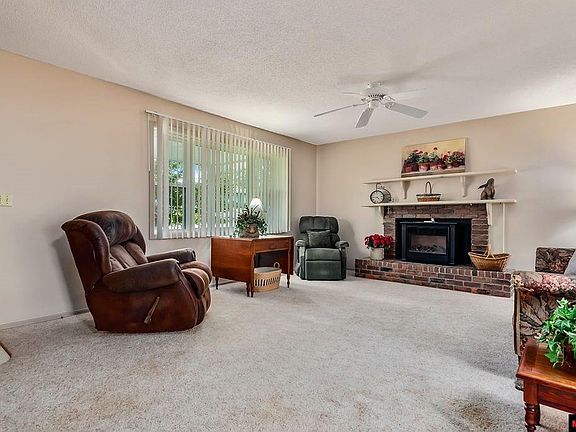 2nd image of 252 Hazel Dr