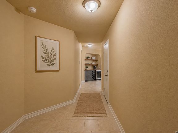 3rd image of 8713 Ironwood Hl