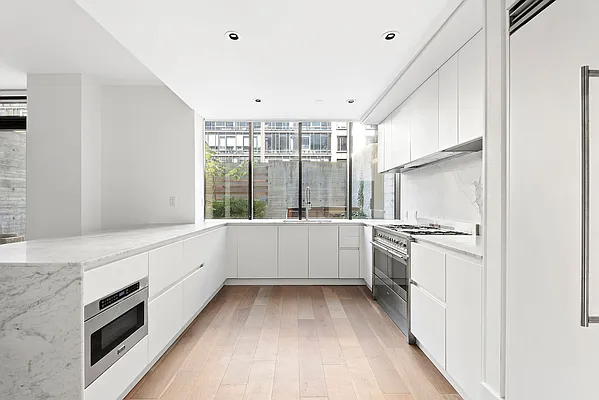 Sold by Compass | media 1