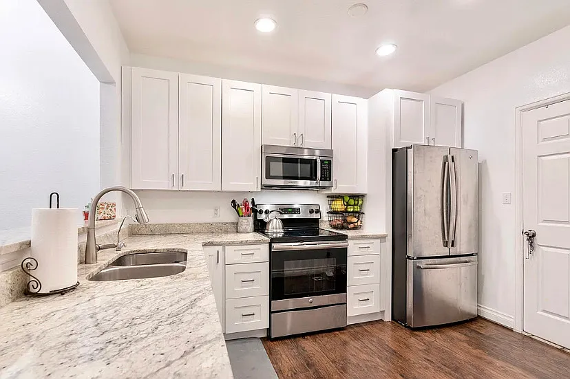 13025 W 63rd Pl