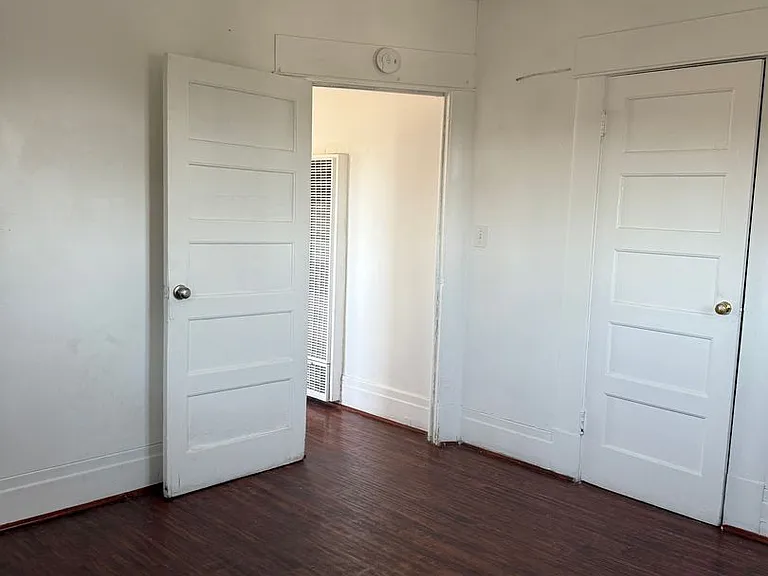 649 W 8th St #B — Photo 26
