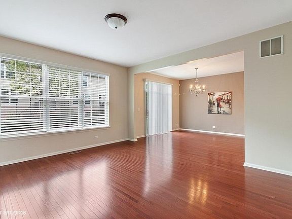 3rd image of 8418 Dawn Ln