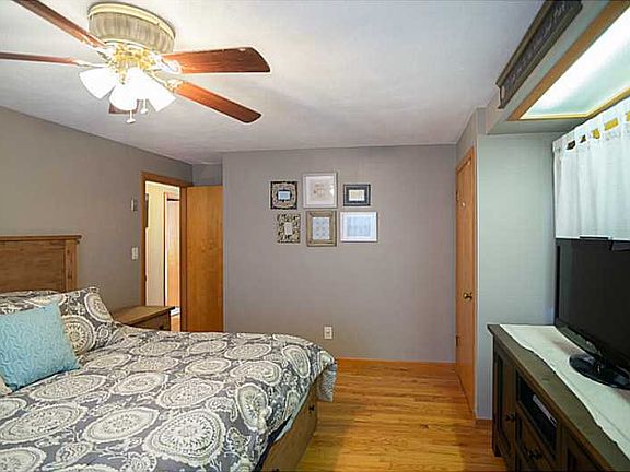 5th image of 121 Greenwich Ave