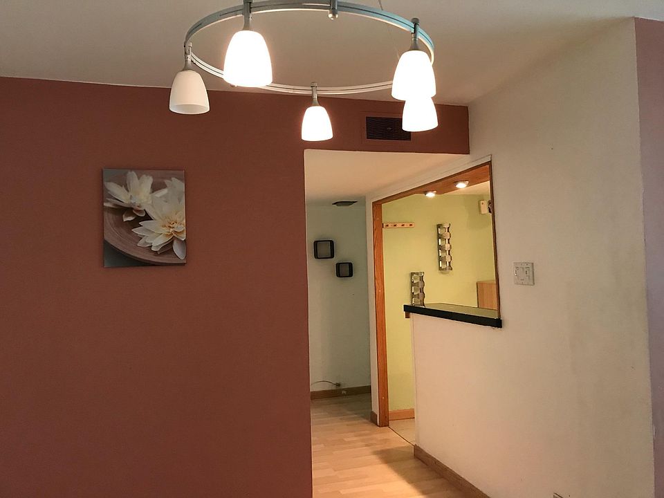 1st image of 4 Delcrest Ct APT 102