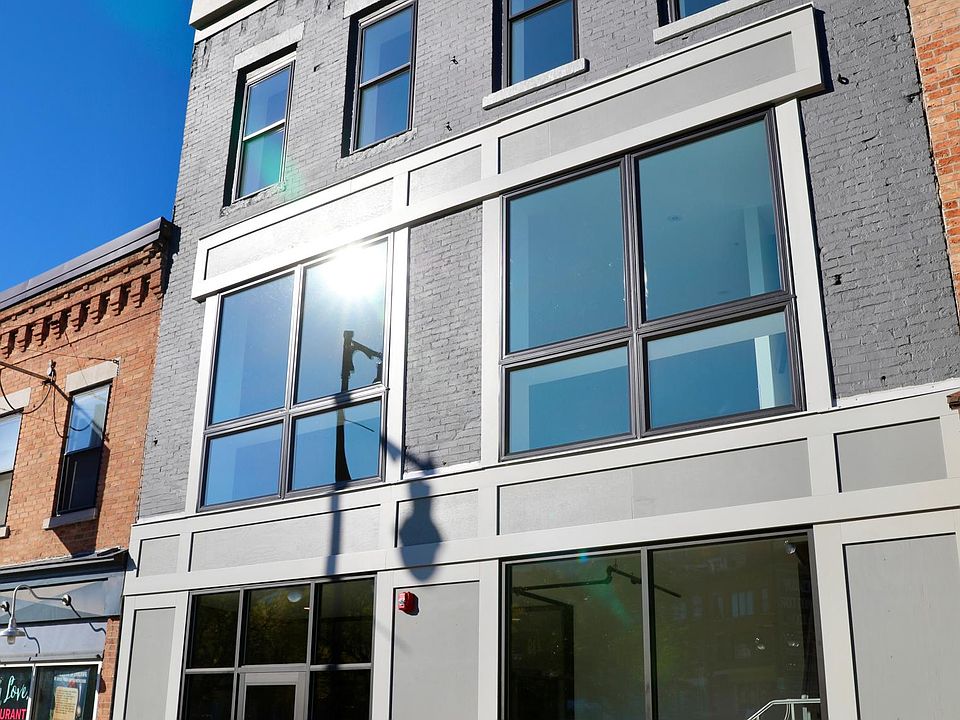 1st image of 437 N Salina St #1