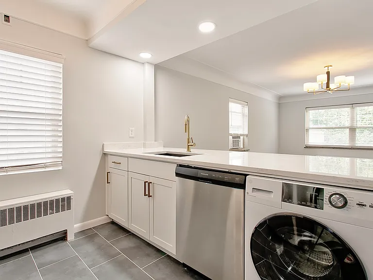 3610 Michigan Ave #4 — Photo 2