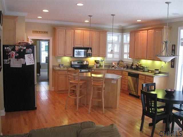 1st image of 110 Cobble Hill Dr