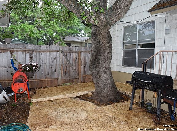 5th image of 3432 Northmoor St