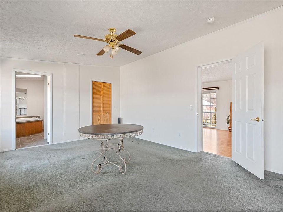 28 Lark Ln Tiverton, RI, 02878 Apartments for Rent Zillow