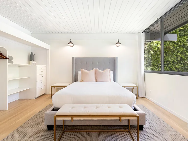 Wake up feeling refreshed in Guest Bedroom 1