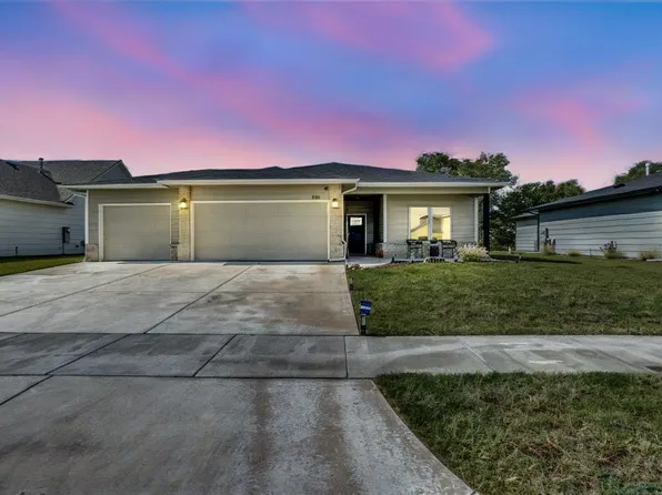 505 S Sweetwater Rd, Maize, KS 67101