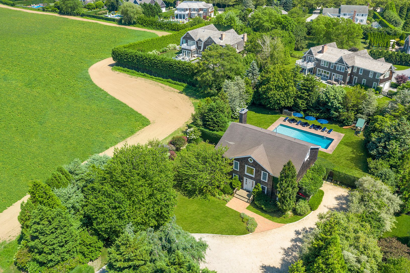  Mature plantings insuring  privacy