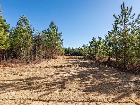 3rd image of 747 Old Stagecoach Rd