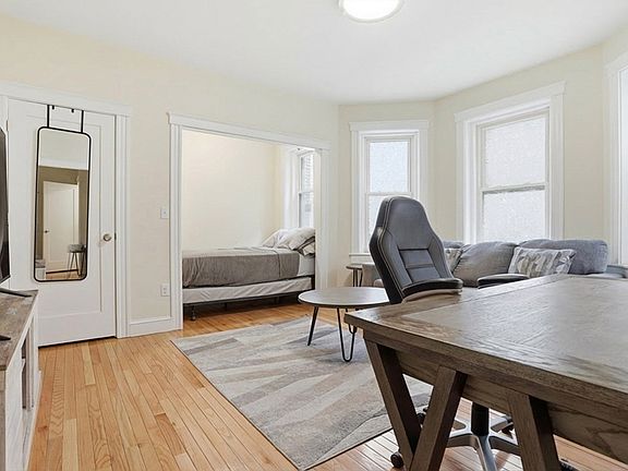 4th image of 131 Park Dr APT 2
