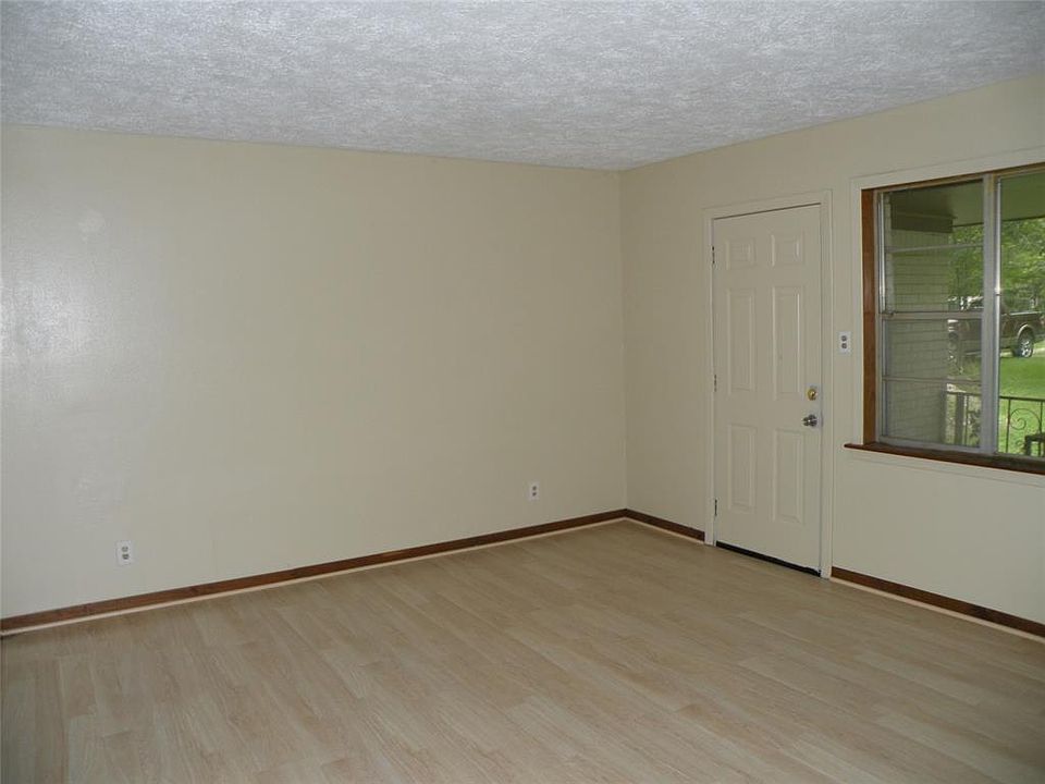 1st image of 3702 Black Oak Ln