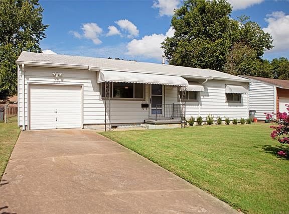 Right off Union Ave. Convenient to HWYs: I-44, and 75. Go shopping at Southern Hills within minutes.