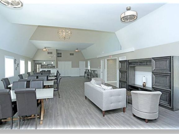 3rd image of 38000 Le Chateau Blvd #851