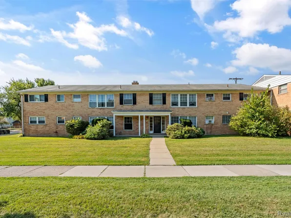2503 W Thirteen Mile Rd APT 18, Royal Oak, MI 48073