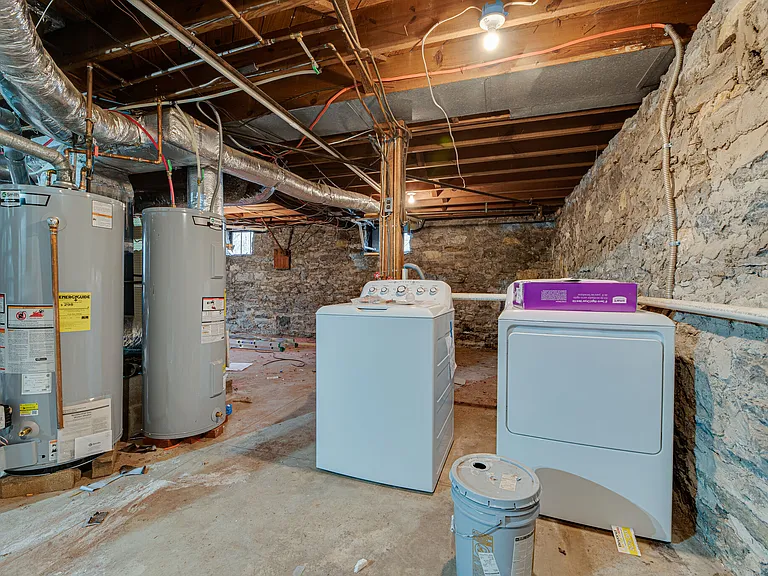 1109 Graybar Ln #A — Photo 10