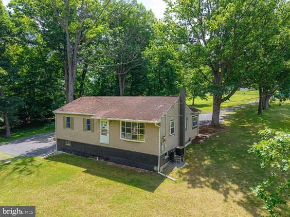 323 Hospital Dr, Everett, PA 15537