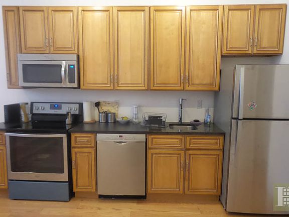 3rd image of 211 W 111th St APT 2
