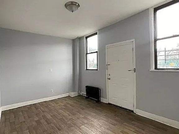 4th image of 525 New Point Rd #1L