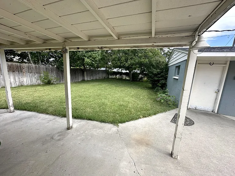 705 S Ione St — Photo 18