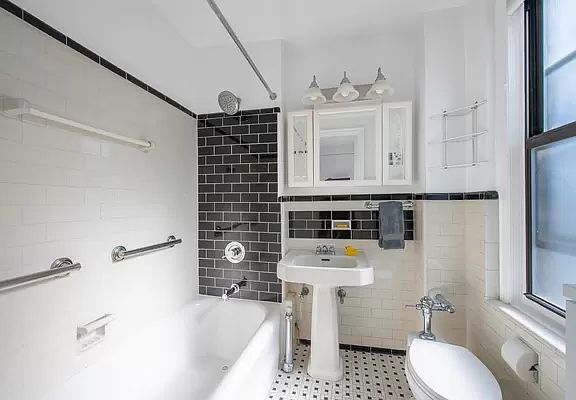 4th image of 107 W 86th St #14B